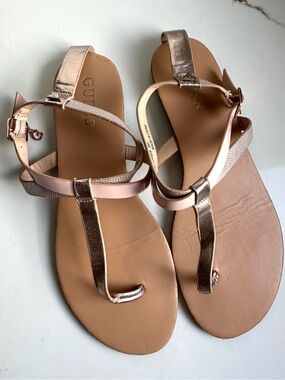 GUESS Metallic Rose Gold T-Strap Sandals 8
